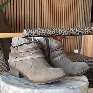 Stylish Gray Ankle Boots